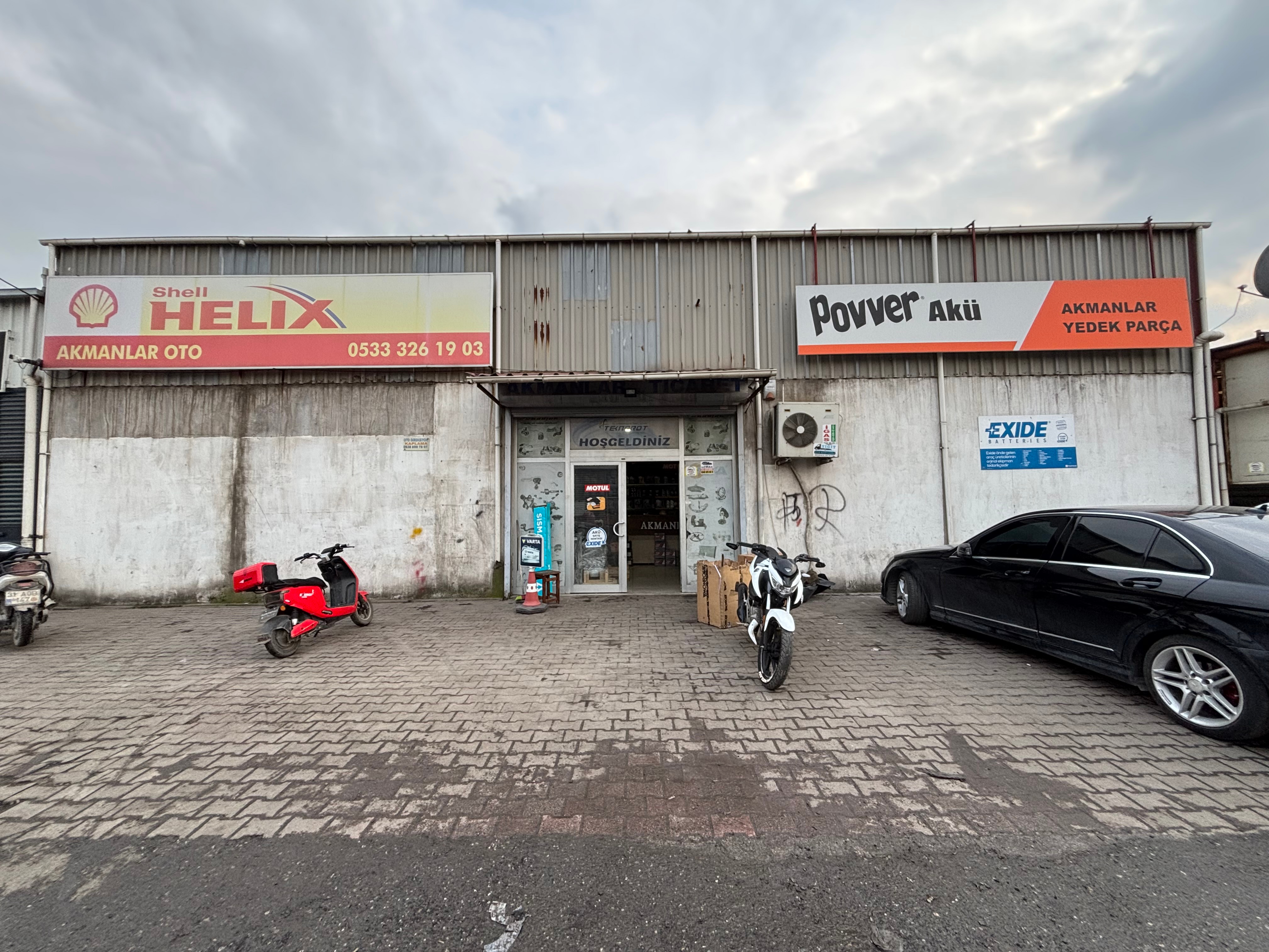 Akmanlar Oto Yedek Parça mağaza dış görünüm